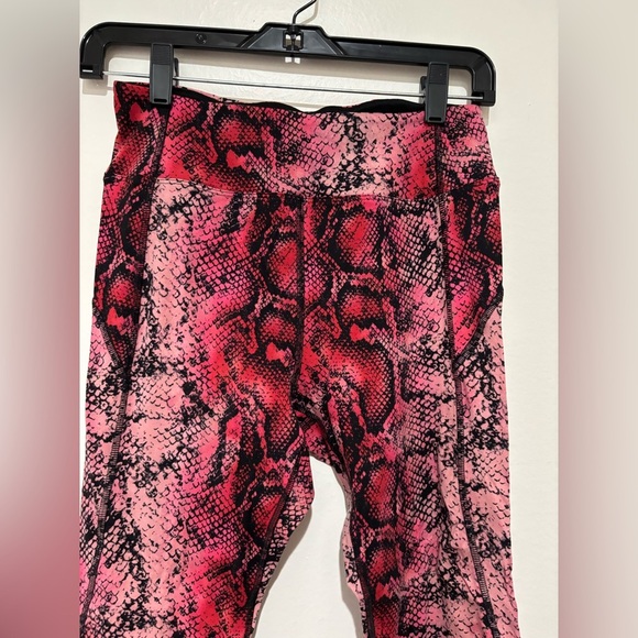 Pink Victoria’s Secret leggings size medium - Picture 2 of 6